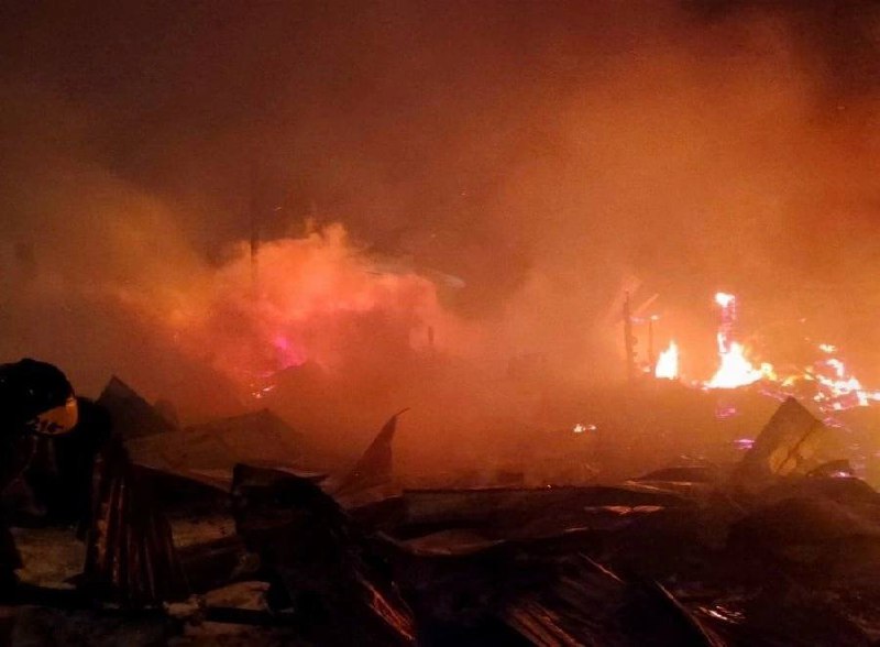 Пожар в Кашире — загорелось два здания 11.03.2023