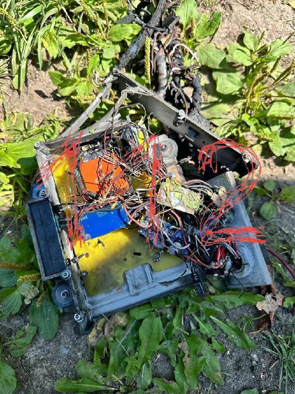 Обломки беспилотника упали на детскую площадку в Подольске