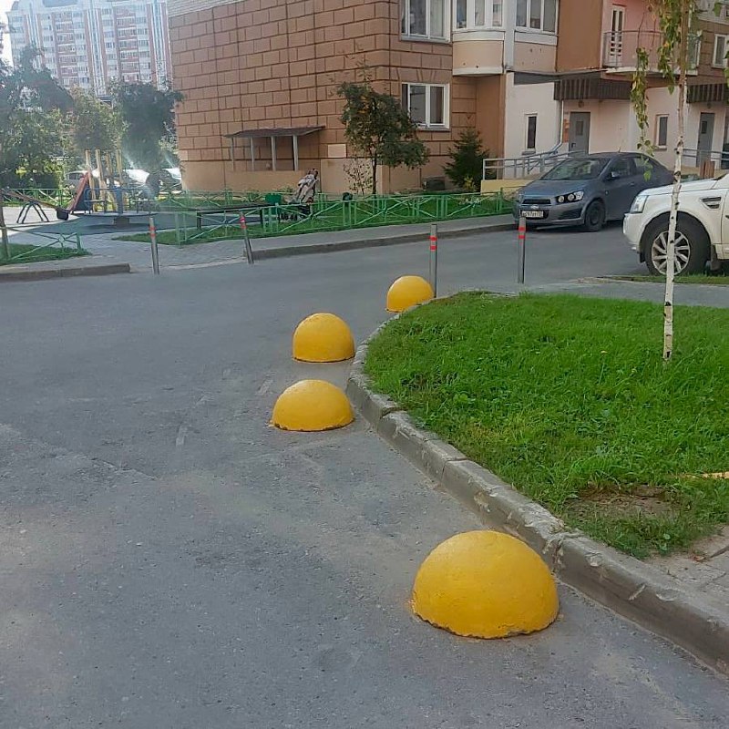 Парковочные полусферы установили в Видном