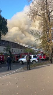 Пожар в Щелково — горит продуктовый магазин 22.09.2023