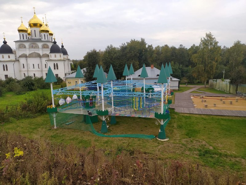 Незаконный веревочный парк демонтируют в Дмитрове
