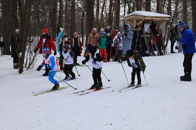 Лыжные гонки «Рождественская карусель» прошли в Дзержинском