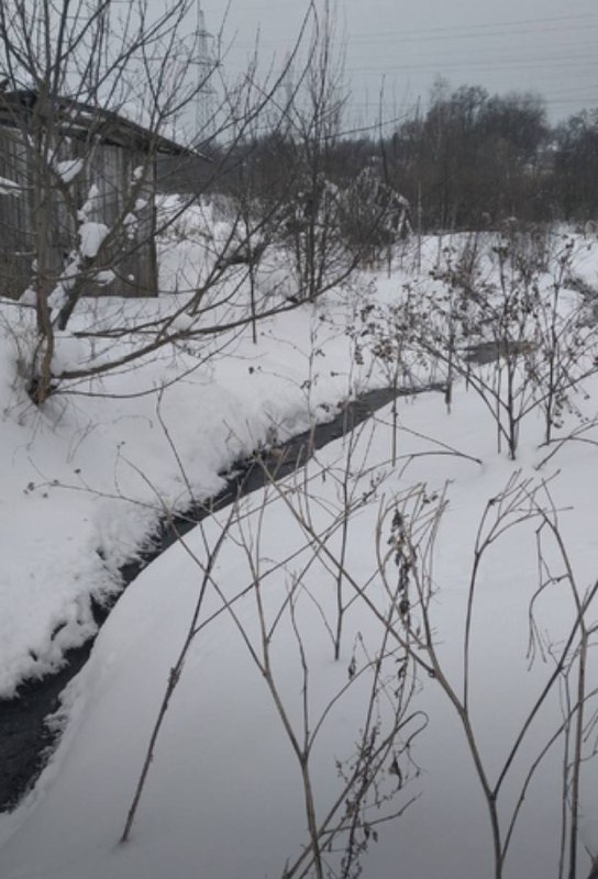 Авария в Солнечногорске — канализация течет в реку 17.02.2024