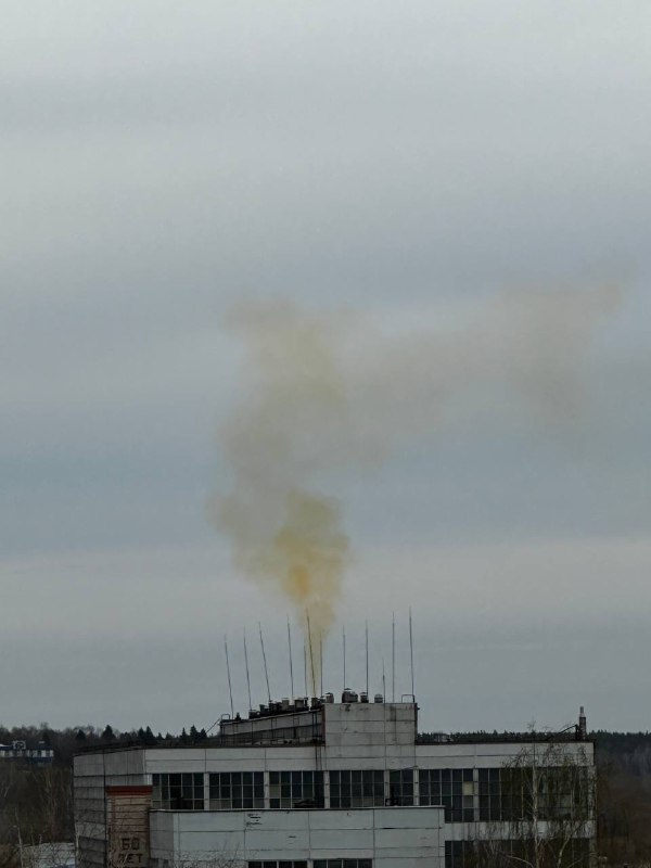 Выброс веществ в атмосферу произвел завод в Щелково