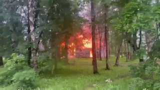 Пожар в Пушкино — в заброшенных зданиях администрации 11.06.2024