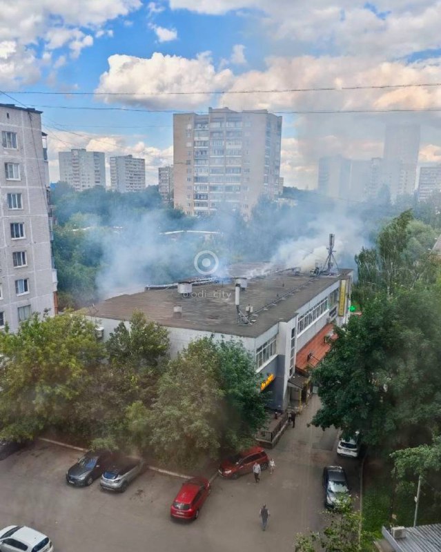 Авария в Одинцово — прорвало трубы на крыше 21.06.2024